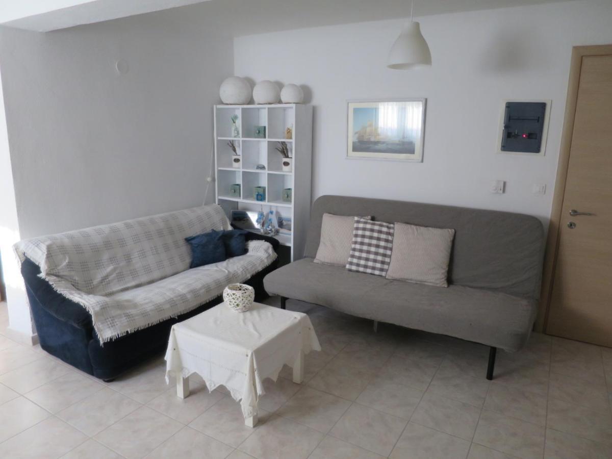 Guesthouse With Garden كوموتيني المظهر الخارجي الصورة