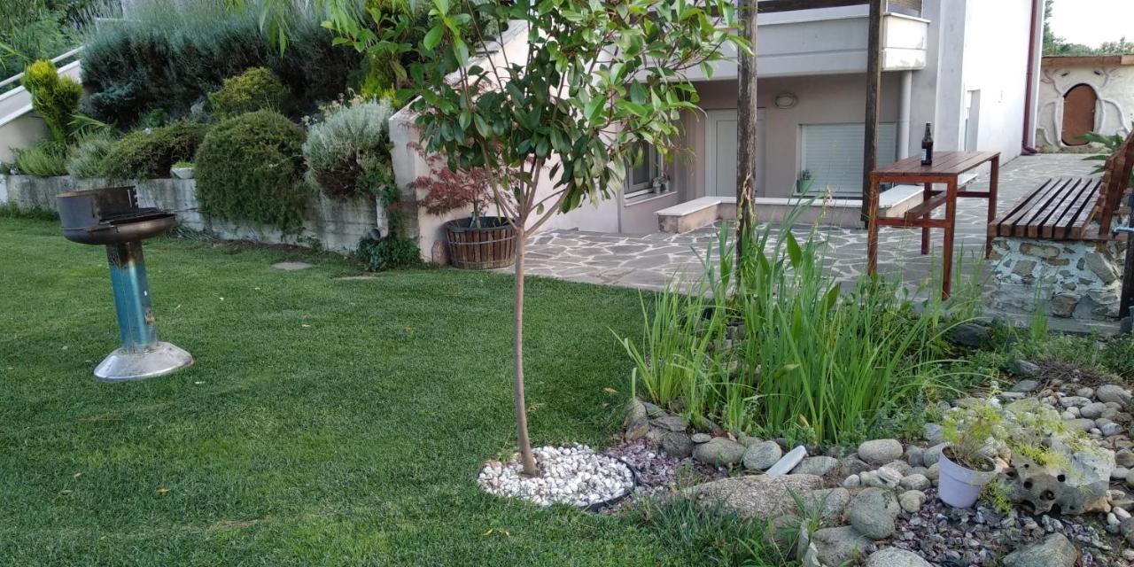 Guesthouse With Garden كوموتيني المظهر الخارجي الصورة